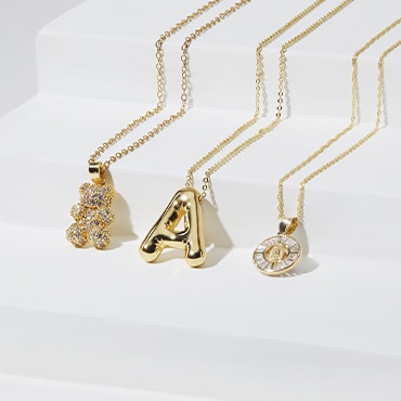 Dijes y medallas. Pulsa aquí para ver modelos.